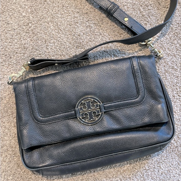 Tory Burch Handbags - Tory Burch Amanda crossbody used once
